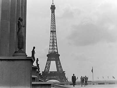 Az Eiffel-torony 1960-ban (fotótapéta) - vászonkép, falikép otthonra és irodába