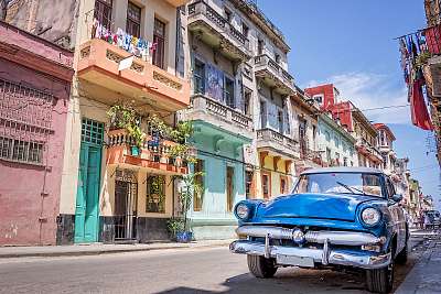 Vintage klasszikus amerikai autó Havannában, Kubában (keretezett kép) - vászonkép, falikép otthonra és irodába