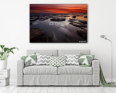 Sziklás strand hosszú expozíciós tengeri tájkép napnyugta után (vászonkép) - vászonkép, falikép otthonra és irodába