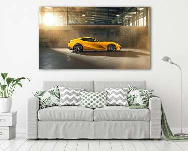 Novitec Ferrari 812 Superfast 2019 teremben (vászonkép) - vászonkép, falikép otthonra és irodába