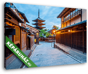 Japán pagoda és a régi ház Kyotoban alkonyatkor - vászonkép 3D látványterv