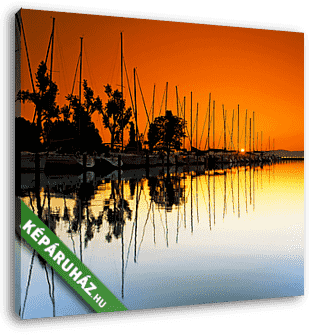 Balatoni kikötő, naplementében, vitorla árbócokkal - vászonkép 3D látványterv