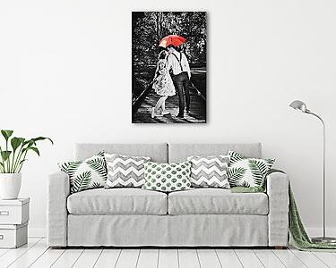 Fiatal romantikus pár esőben (vászonkép) - vászonkép, falikép otthonra és irodába