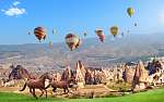 Vadlovak és hőlégballonok, Cappadocia vászonkép, poszter vagy falikép