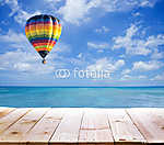 Kilátással a tengerre hőlégballonnal vászonkép, poszter vagy falikép