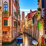 Velencei városkép, vízi csatorna, balkáni templom és hagyományos vászonkép, poszter vagy falikép