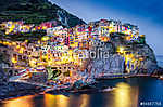 Scenic éjszakai kilátás a színes falu Manarola a Cinque Terre vászonkép, poszter vagy falikép