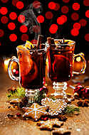 Karácsonyi forralt vörösbor, fűszerekkel és narancs színnel vászonkép, poszter vagy falikép