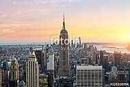 New York-i Skyline a birodalom államépítésével vászonkép, poszter vagy falikép