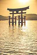 Miyajima, Híres nagy Shinto torii Japánban. vászonkép, poszter vagy falikép