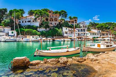 Mittelmeer Insel Mallorca Spanien, Fischerei Hafen Bucht Cala Fi (többrészes kép) - vászonkép, falikép otthonra és irodába