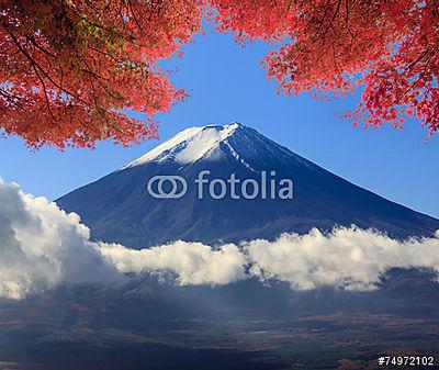 Fuji szent hegye a kék ég hátterében Japánban (vászonkép óra) - vászonkép, falikép otthonra és irodába