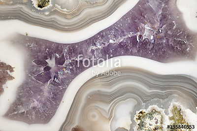 Closeup of a polished banded Agate geode filled with purple Amethyst Quartz crystals. (fotótapéta) - vászonkép, falikép otthonra és irodába