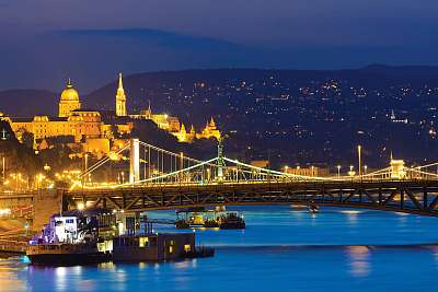 Bridges és Castle Hill éjszakai kilátás Budapesten (fotótapéta) - vászonkép, falikép otthonra és irodába