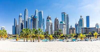 Dubai jumeirah tengerpart, felhőkarcolókkal a háttérben 2. (keretezett kép) - vászonkép, falikép otthonra és irodába