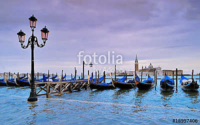 Velencei nagy víz, gondolák (poszter) - vászonkép, falikép otthonra és irodába