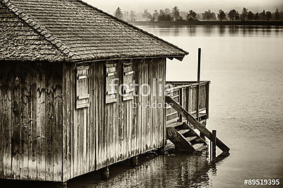 régi fából készült csónakház (keretezett kép) - vászonkép, falikép otthonra és irodába