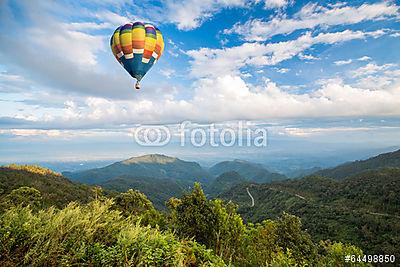Hőlégballonos utazás hegyek-völgyek felett (poszter) - vászonkép, falikép otthonra és irodába