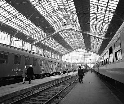 Ha elindul a vonat.... Nyugati pályaudvar (1976) (többrészes kép) - vászonkép, falikép otthonra és irodába