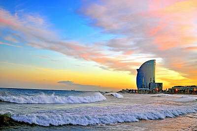 Barcelona beach on sunset (keretezett kép) - vászonkép, falikép otthonra és irodába