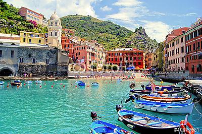Színes kikötő a Vernazza-ban, Cinque Terre, Olaszország (többrészes kép) - vászonkép, falikép otthonra és irodába