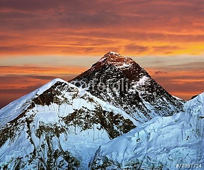 Éjszakai kilátás az Everestről Kala Pattharról (bögre) - vászonkép, falikép otthonra és irodába