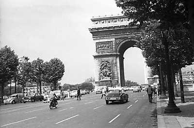 Párizs, a Diadalív a Champs Élysées-ről nézve (1964) (bögre) - vászonkép, falikép otthonra és irodába