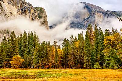 Yosemite-völgy felhős őszi reggelen (vászonkép óra) - vászonkép, falikép otthonra és irodába