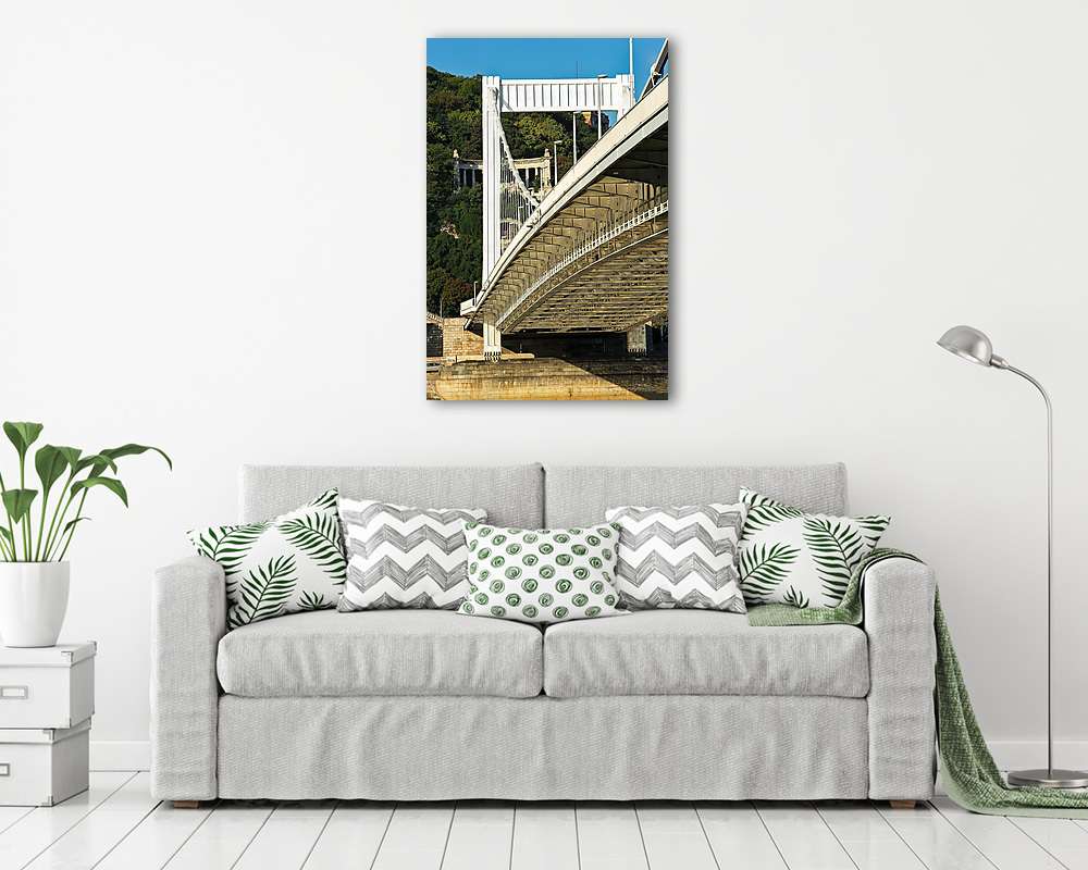 Erzsébet híd lenti perspektívában  - vászonkép, falikép vásárlás Erzsébet híd lenti perspektívában  (vászonkép) - vászonkép, falikép otthonra és irodába