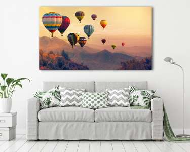 Hőlégballonok a hegyek felett, naplementében (vászonkép) - vászonkép, falikép otthonra és irodába