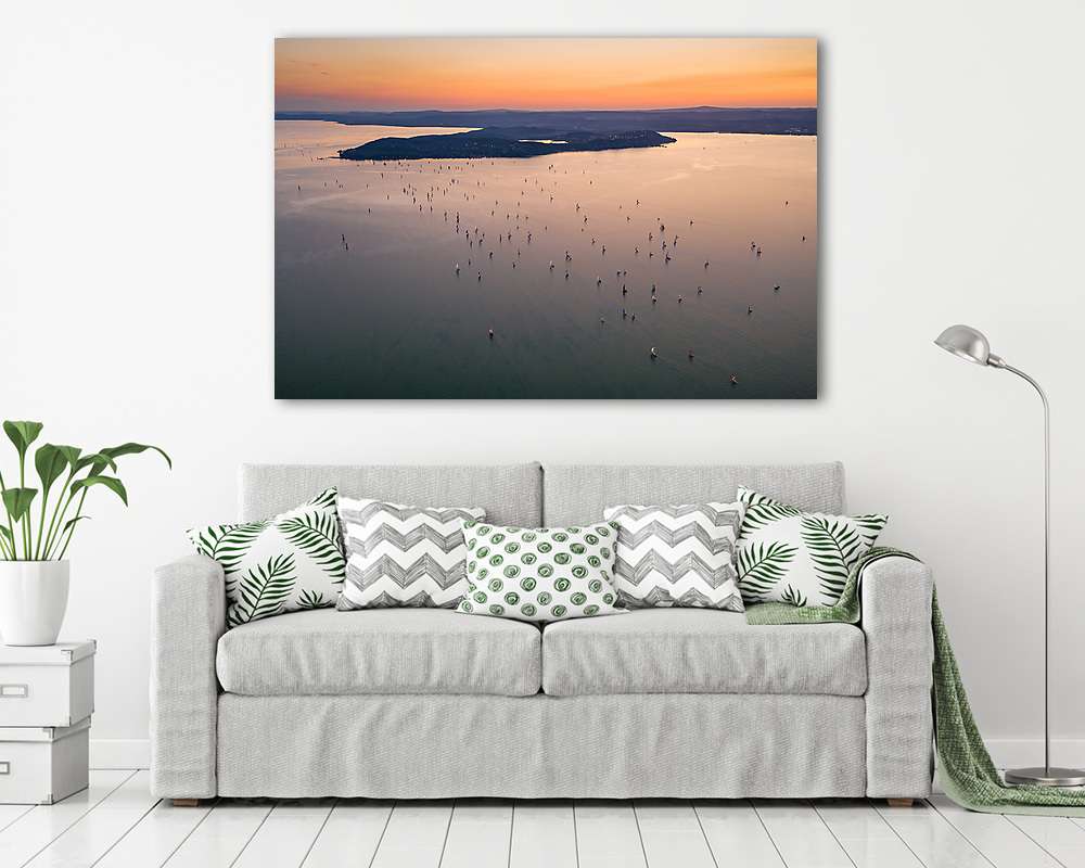 Vitorlások (Kékszalag verseny) a Balatonon naplementében III. - vászonkép, falikép vásárlás Vitorlások (Kékszalag verseny) a Balatonon naplementében III. (fotótapéta) - vászonkép, falikép otthonra és irodába