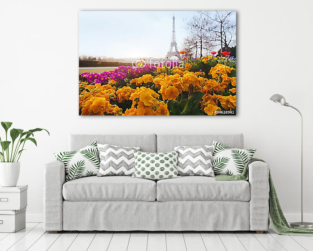 Párizs tavasszal, sárga virágok az előtérben és az Eiffel-torony (fotótapéta) - vászonkép, falikép otthonra és irodába