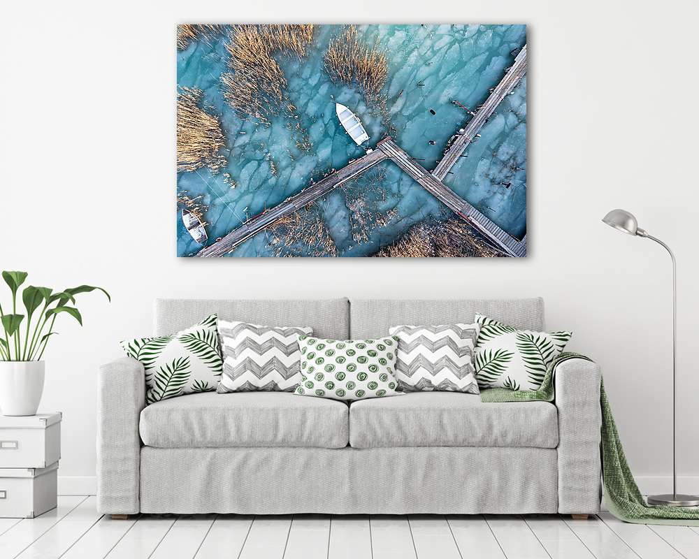 Befagyott Balaton csónakkal és nádassal (fotótapéta) - vászonkép, falikép otthonra és irodába