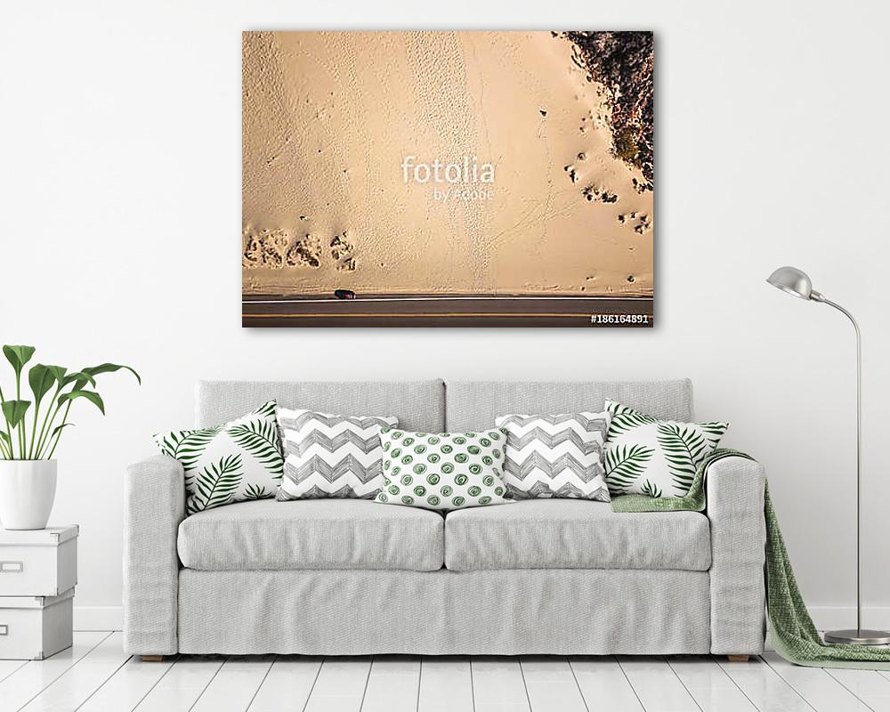 Homokos partszakasz az autóút mellett (légifotó) (vászonkép) - vászonkép, falikép otthonra és irodába