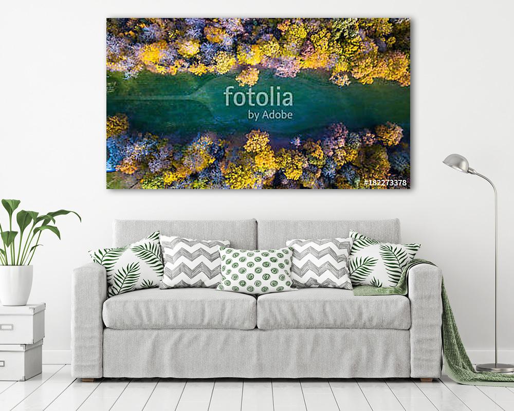 Golfpályát szegélyező őszi fák (légifelvétel) (vászonkép) - vászonkép, falikép otthonra és irodába