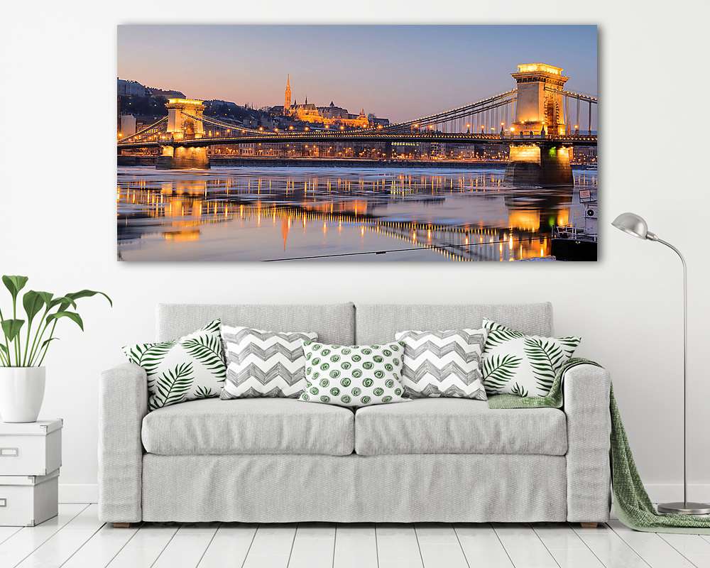 Széchenyi lánchíd téli szürkületben a Mátyás-templom ellen (fotótapéta) - vászonkép, falikép otthonra és irodába