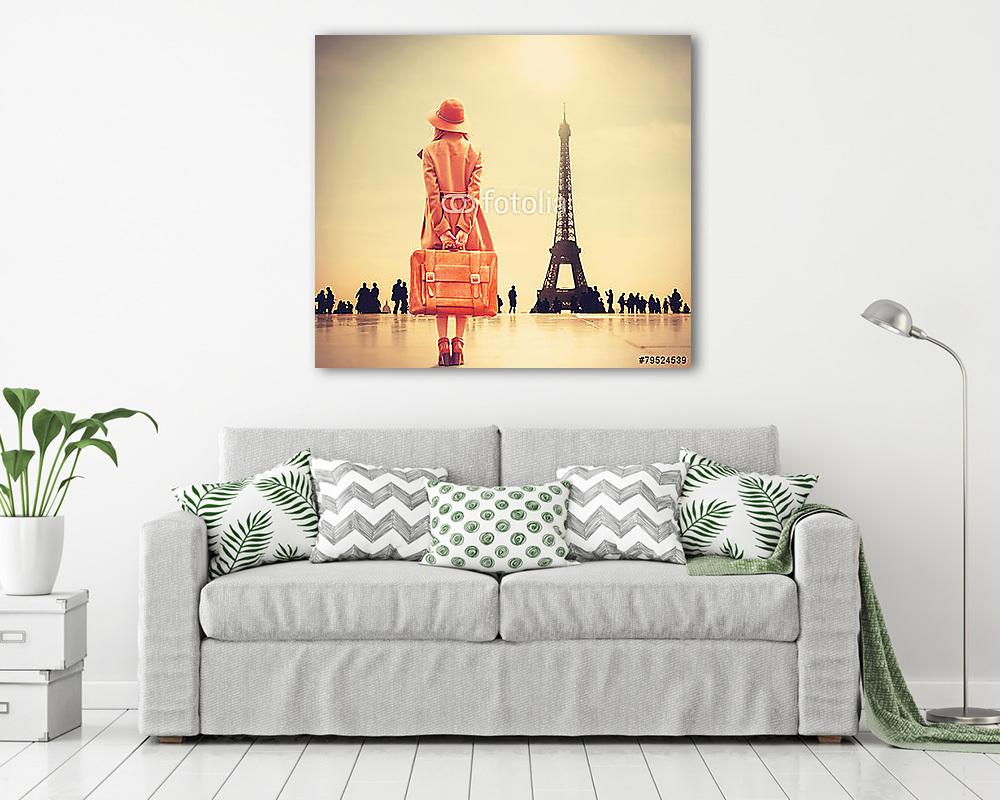 Vörös hajú lány bőrönddal - vászonkép, falikép vásárlás Vörös hajú lány bőrönddal (vászonkép) - vászonkép, falikép otthonra és irodába