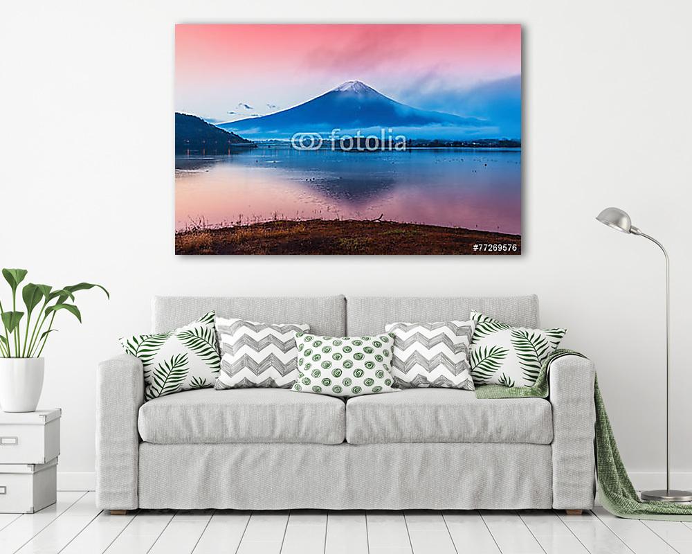 Mount Fuji at Kawakuchiko lake (keretezett kép) - vászonkép, falikép otthonra és irodába