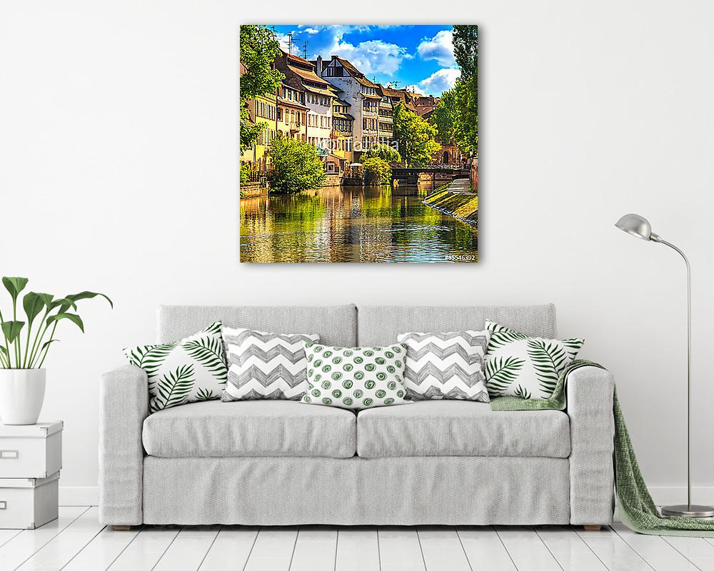 Strasbourg, a vízcsatorna a Petite France területen, az UNESCO h (keretezett kép) - vászonkép, falikép otthonra és irodába