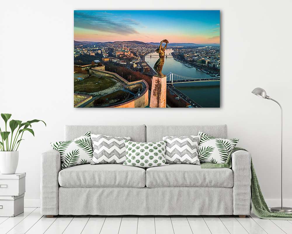 Budapest, Magyarország - A szabadságszobor aerial skyline nézete - vászonkép, falikép vásárlás Budapest, Magyarország - A szabadságszobor aerial skyline nézete (többrészes kép) - vászonkép, falikép otthonra és irodába