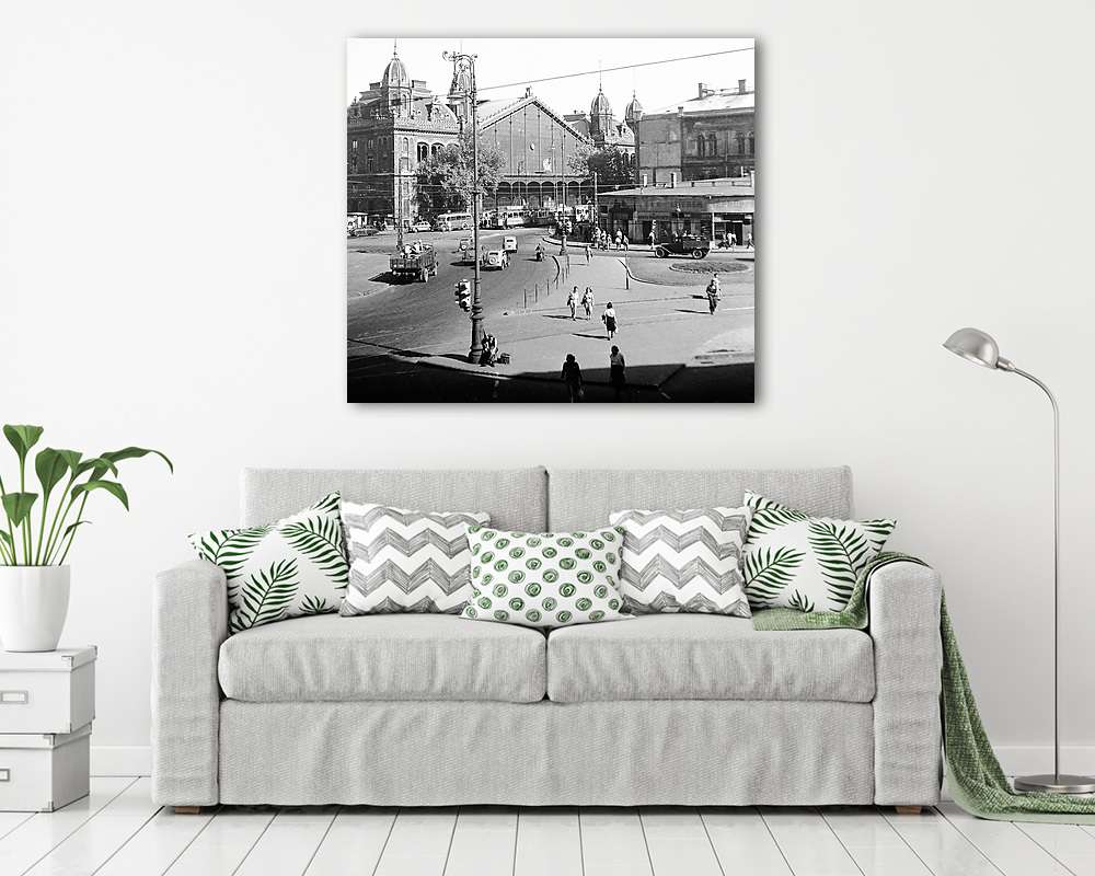 Nyugati pályaudvar és a Nyugati tér 1953 - vászonkép, falikép vásárlás Nyugati pályaudvar és a Nyugati tér 1953 (vászonkép) - vászonkép, falikép otthonra és irodába
