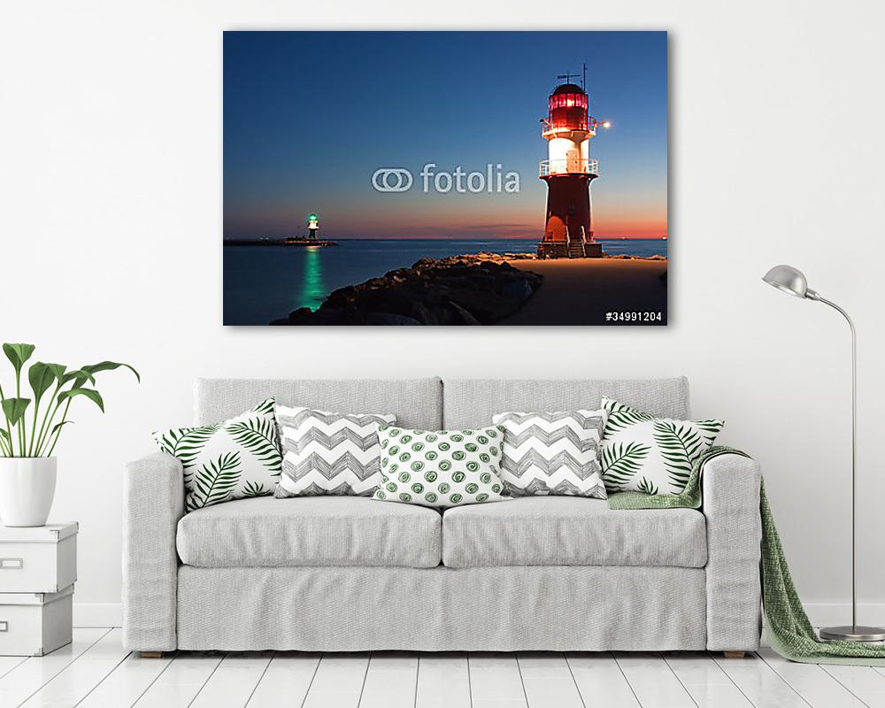 Világítótornyok éjjel a Balti-tengeren, a kikötőbejáratnál Warne (vászonkép) - vászonkép, falikép otthonra és irodába