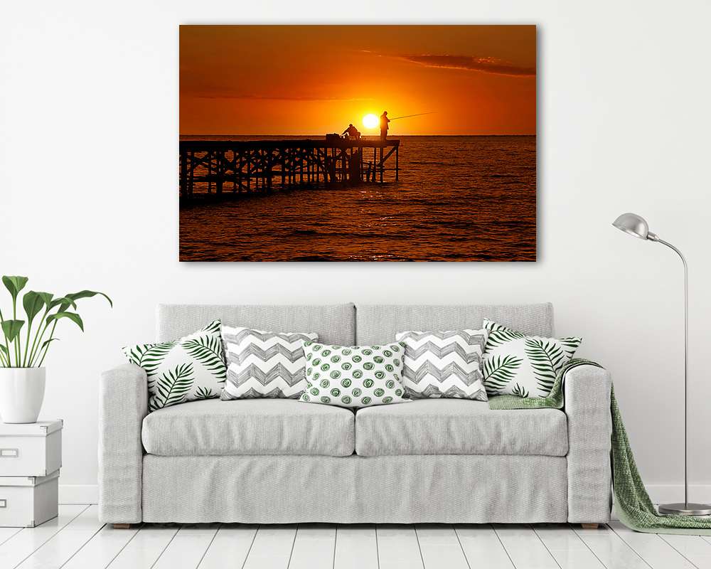 két halász a naplementében a tengeren lévő hídon - vászonkép, falikép vásárlás két halász a naplementében a tengeren lévő hídon (fotótapéta) - vászonkép, falikép otthonra és irodába