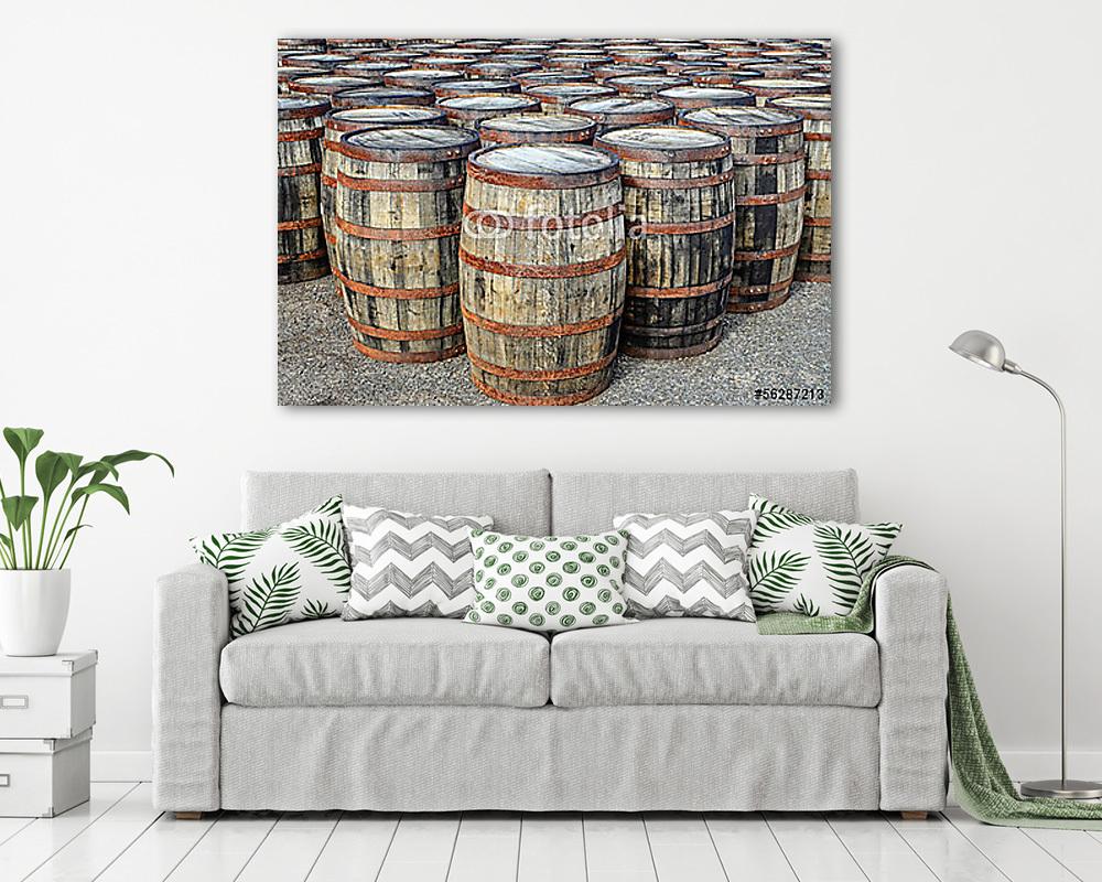 Halmozott whiskey hordók és hordók (többrészes kép) - vászonkép, falikép otthonra és irodába
