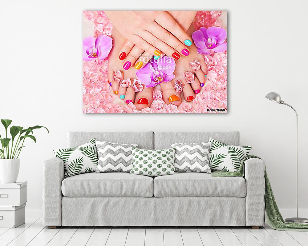 Beautiful manicure and pedicure (keretezett kép) - vászonkép, falikép otthonra és irodába