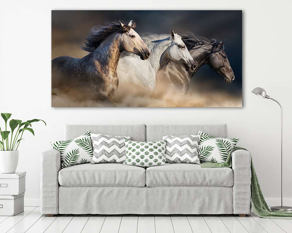 A hosszú sörény portréja a sivatagi porban galopp (poszter) - vászonkép, falikép otthonra és irodába