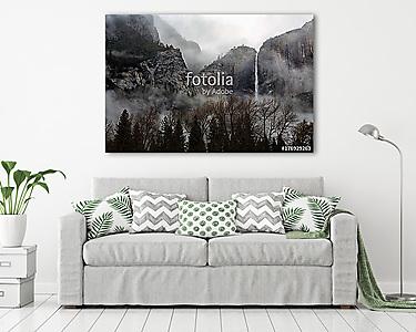 A fog rolls over Upper Yosemite Falls in Yosemite National Park, (vászonkép) - vászonkép, falikép otthonra és irodába