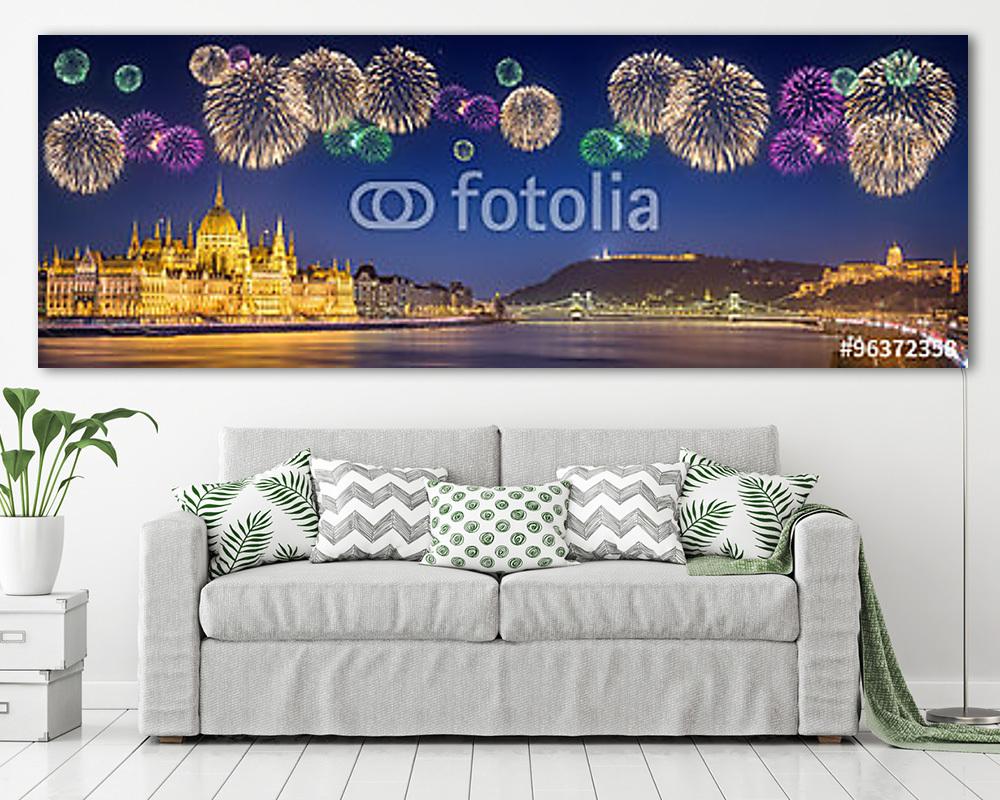 Gyönyörű tűzijáték a Magyar Parlament és a Szabadság Statu alatt - vászonkép, falikép vásárlás Gyönyörű tűzijáték a Magyar Parlament és a Szabadság Statu alatt (vászonkép) - vászonkép, falikép otthonra és irodába