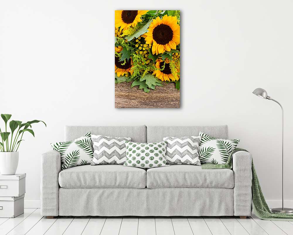 Napraforgók zöld levelekkel (többrészes kép) - vászonkép, falikép otthonra és irodába
