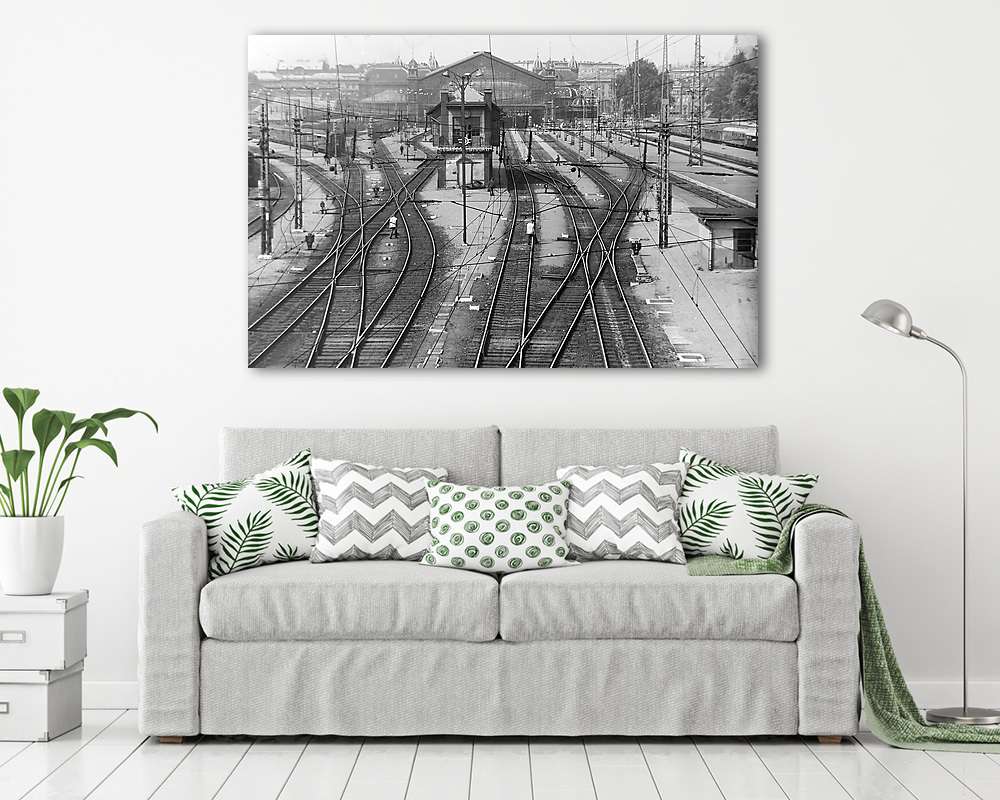 A Nyugati pályaudvar a Ferdinánd (Élmunkás) hídról nézve (1976) (többrészes kép) - vászonkép, falikép otthonra és irodába